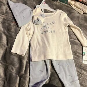 NWT 9 M 4 piece set